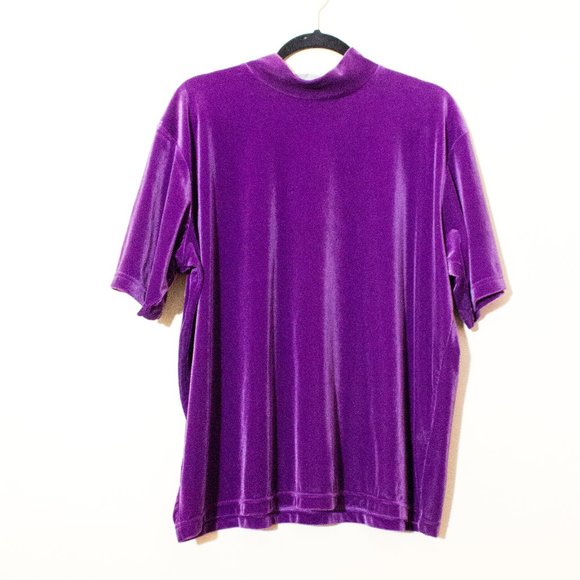 Sold.  Purple Velvet Top Vintage 80s 90s short sleeve - Picture 4 of 9